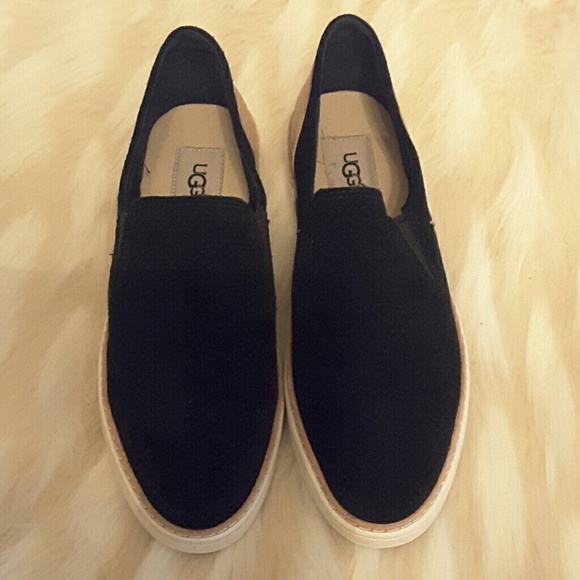Ugg  slip  on  sneakers - Picture 2 of 8